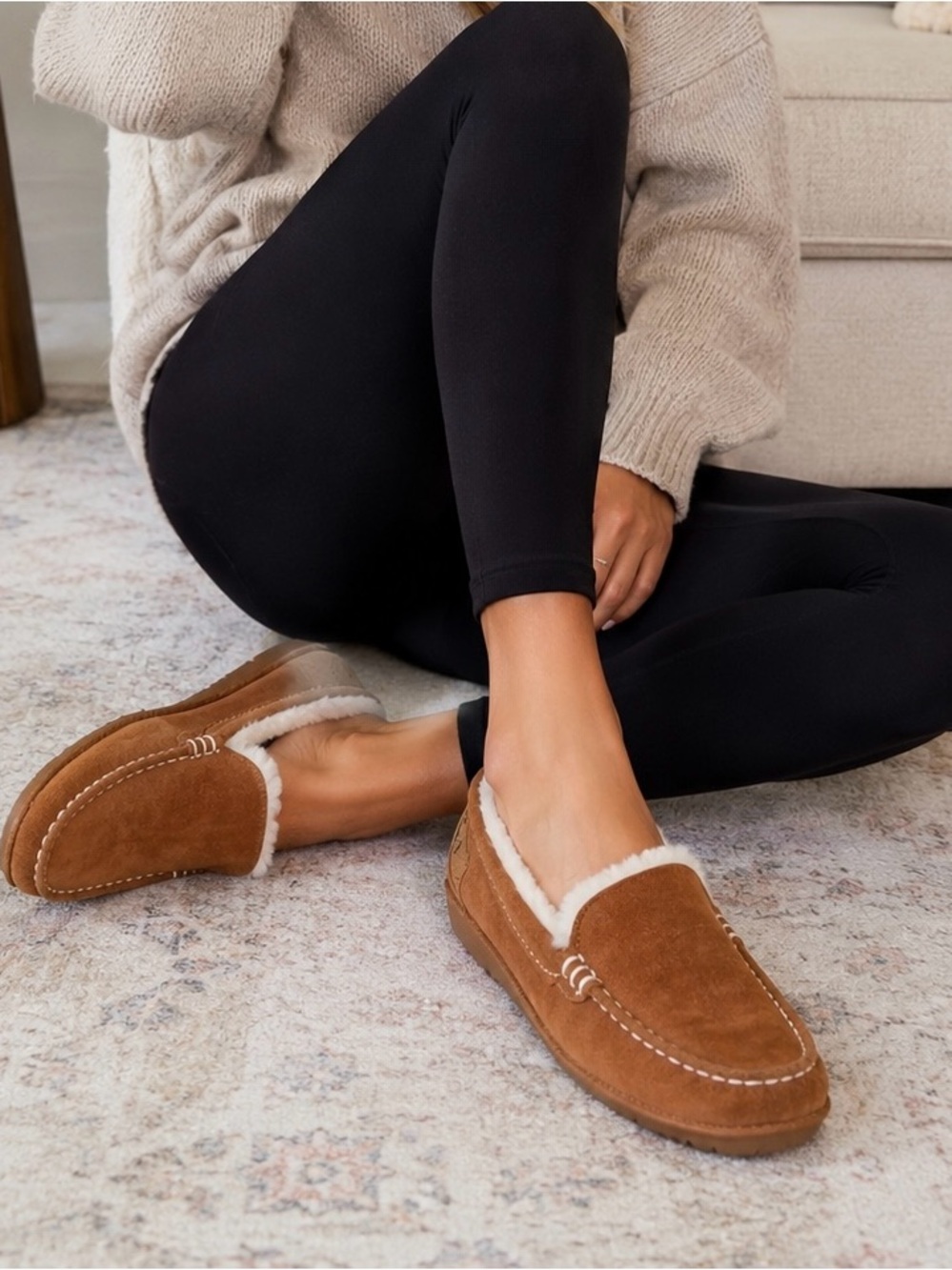 Fireside by Dearfoams Genuine Suede Shearling Moccasin Slippers Women’s 8 Chestn